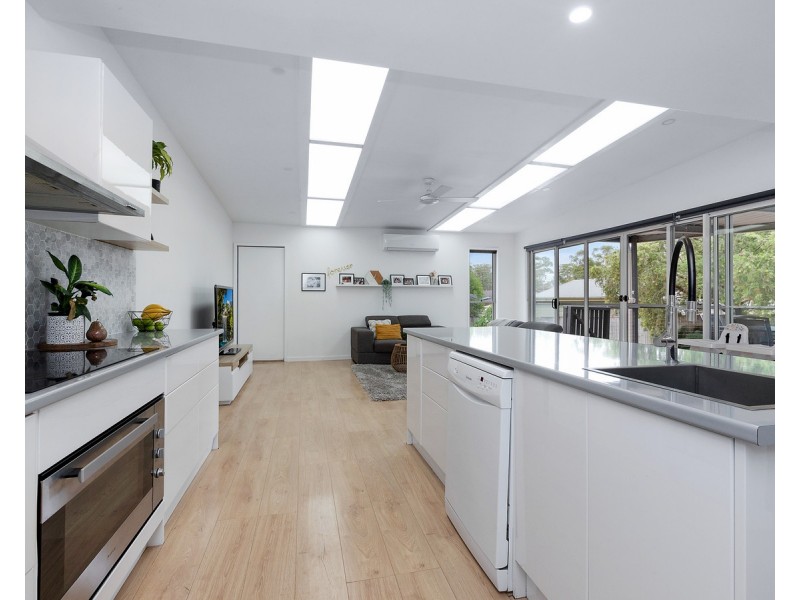 28 Spencer Road, Mannering Park NSW 2259