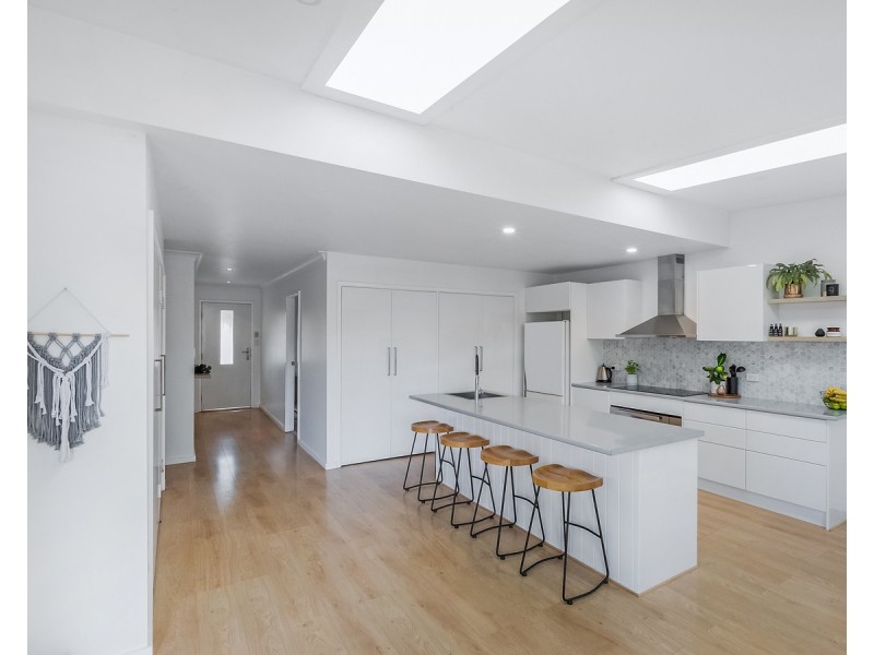 28 Spencer Road, Mannering Park NSW 2259