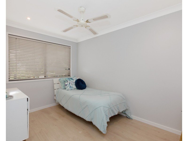 28 Spencer Road, Mannering Park NSW 2259