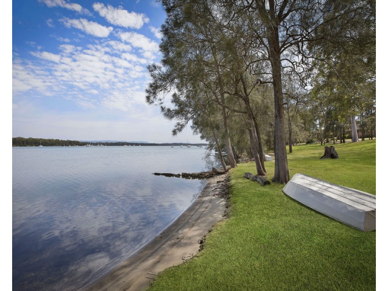 28 Spencer Road, Mannering Park NSW 2259