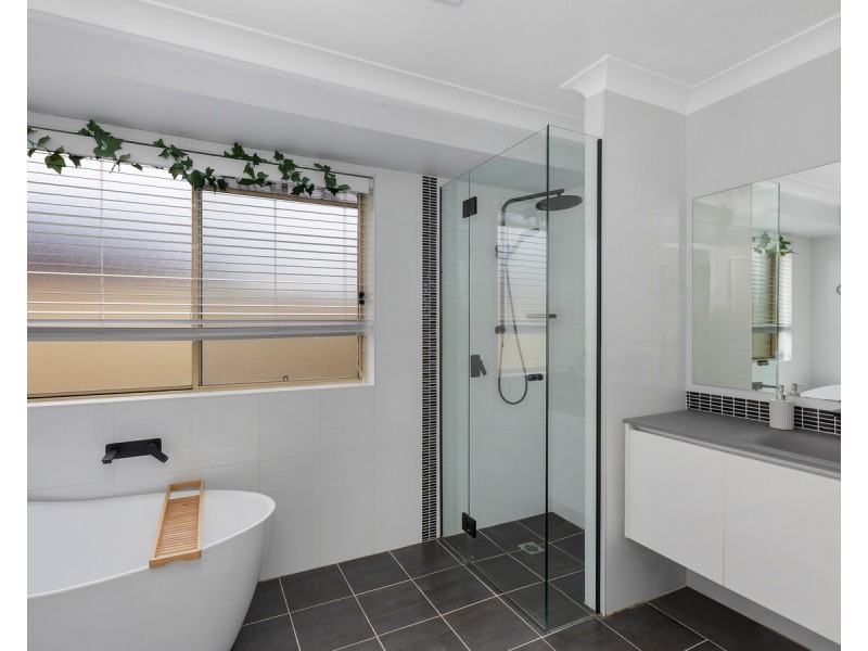 16 Daintree Crescent, Blue Haven NSW 2262
