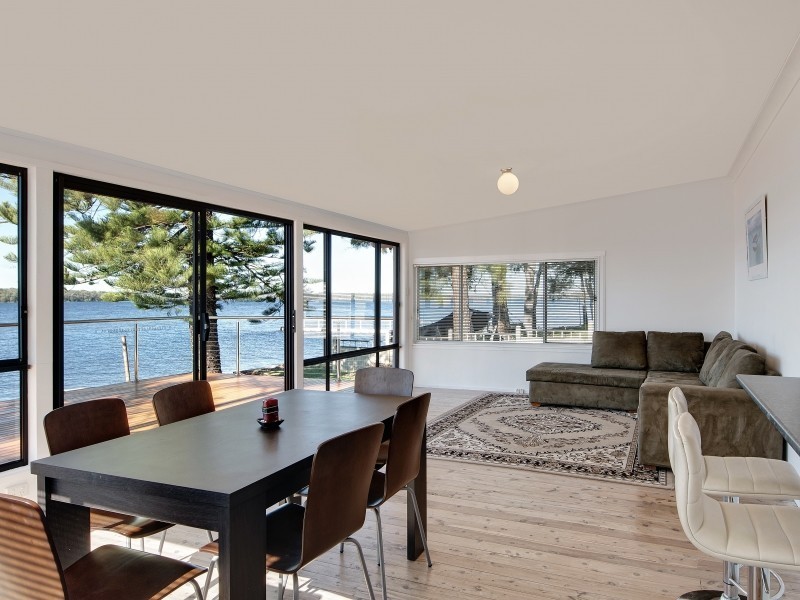 30 Scott Road, Mannering Park NSW 2259