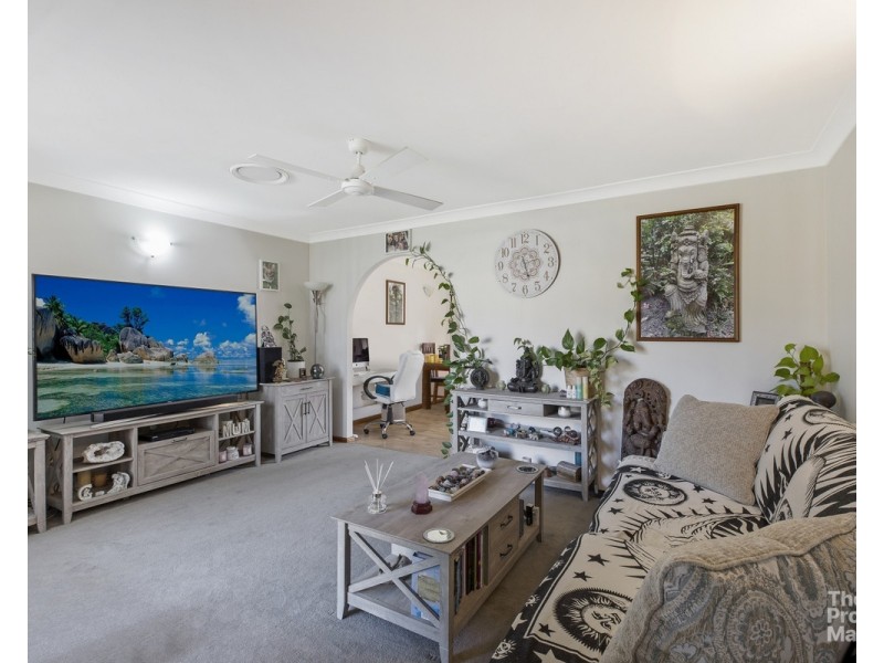4 Omega Avenue, Summerland Point NSW 2259