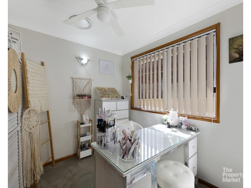 4 Omega Avenue, Summerland Point NSW 2259