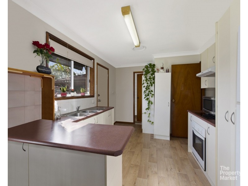 4 Omega Avenue, Summerland Point NSW 2259