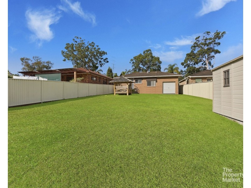 4 Omega Avenue, Summerland Point NSW 2259