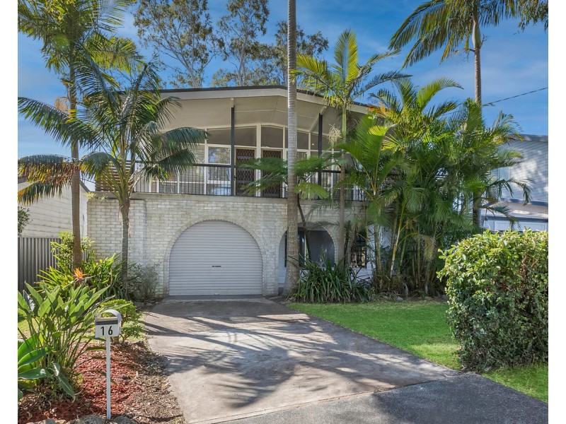 16 Waverley Road, Mannering Park NSW 2259