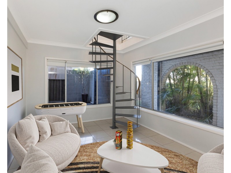 16 Waverley Road, Mannering Park NSW 2259