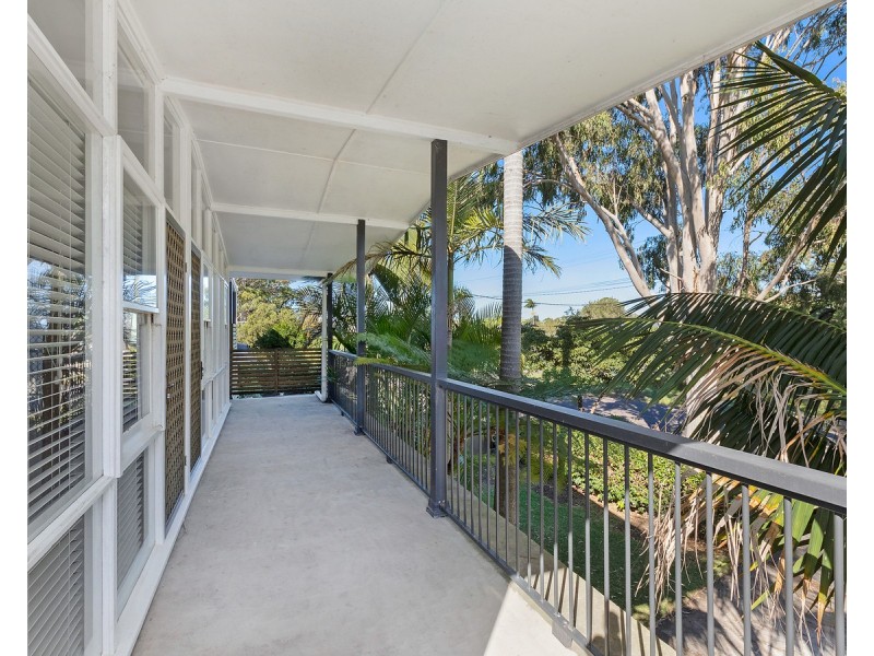 16 Waverley Road, Mannering Park NSW 2259