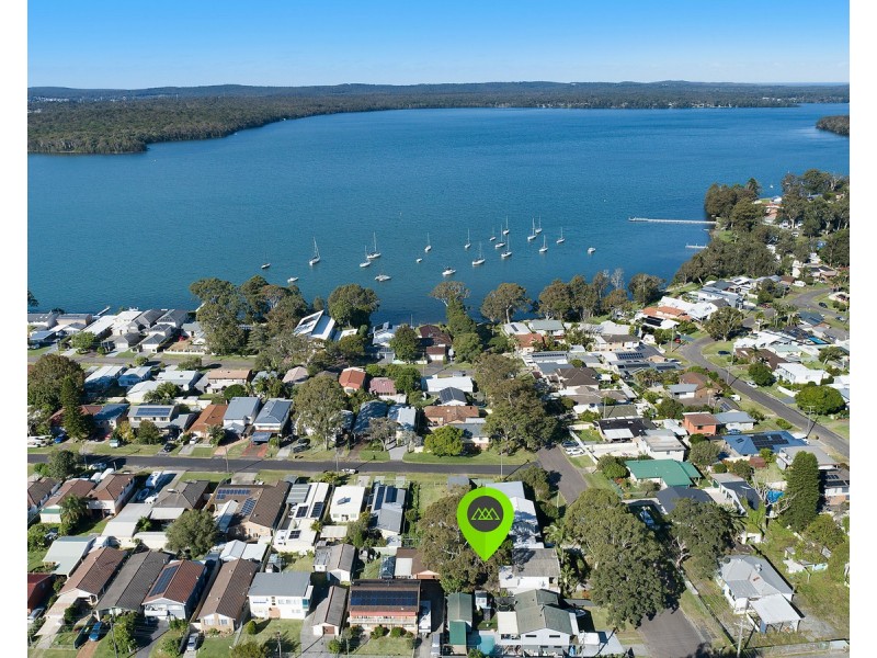 16 Waverley Road, Mannering Park NSW 2259