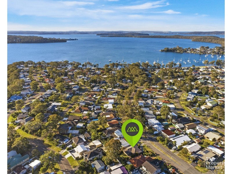 111 Cams Boulevard, Summerland Point NSW 2259