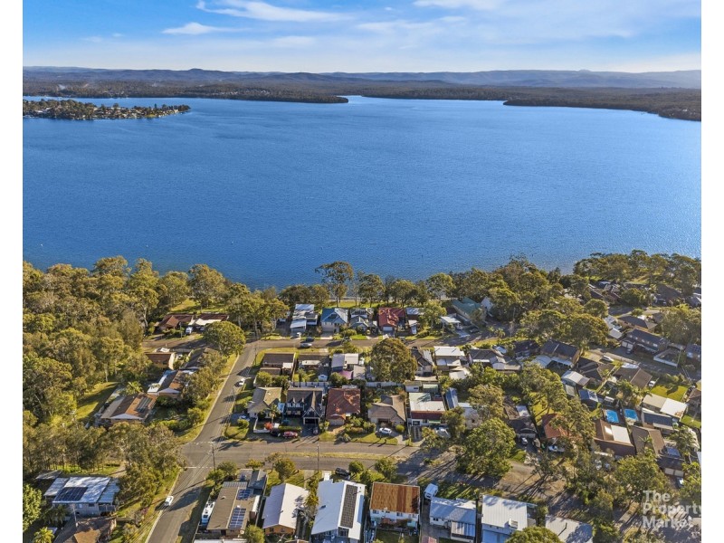 111 Cams Boulevard, Summerland Point NSW 2259