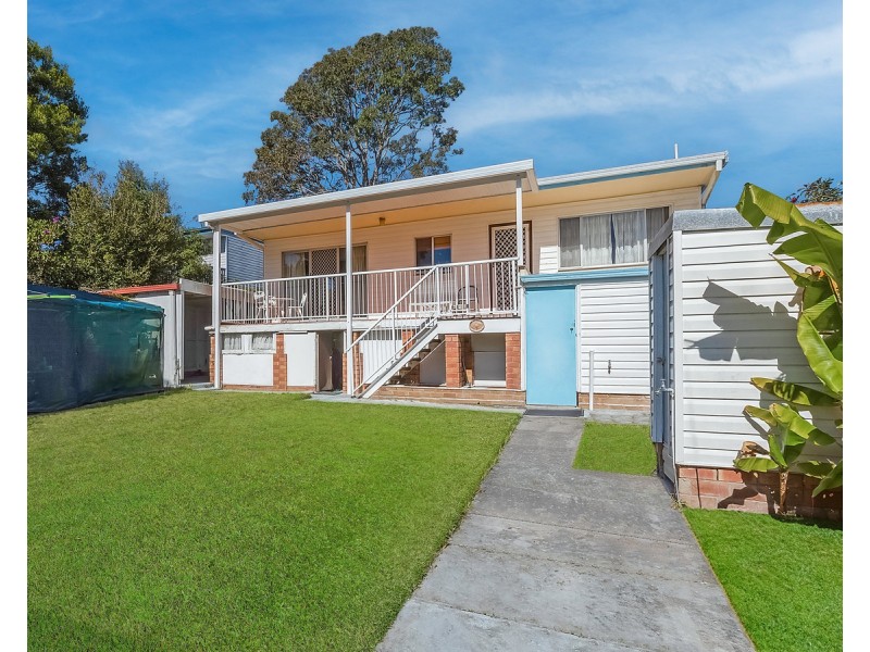 94 Winbin Crescent, Gwandalan NSW 2259