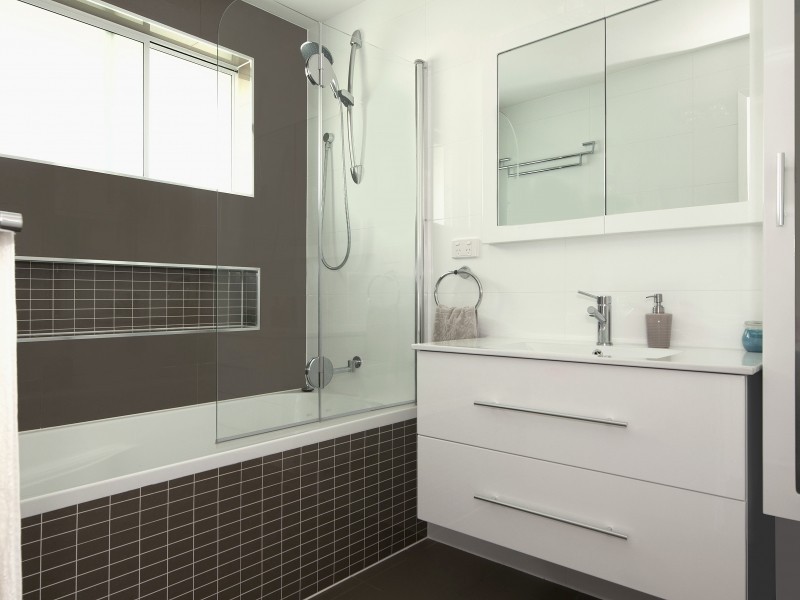 4 Loxley Close, Berkeley Vale NSW 2261