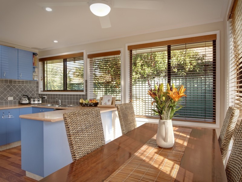 4 Loxley Close, Berkeley Vale NSW 2261