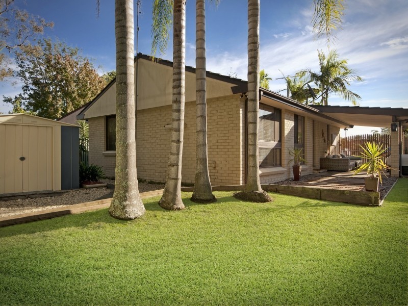 4 Loxley Close, Berkeley Vale NSW 2261