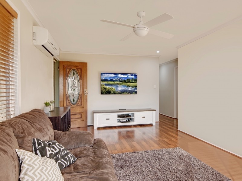 4 Loxley Close, Berkeley Vale NSW 2261