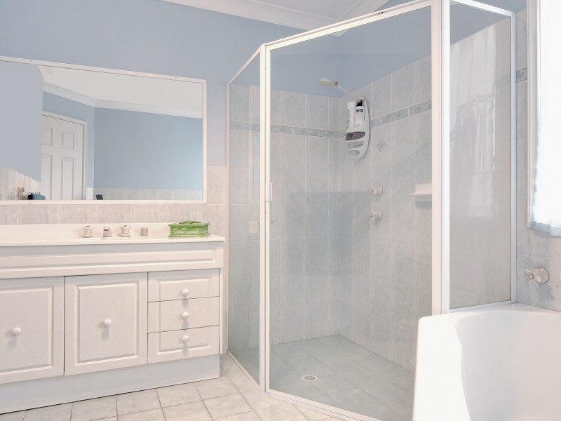 4/2 Yethonga Avenue, Blue Bay NSW 2261