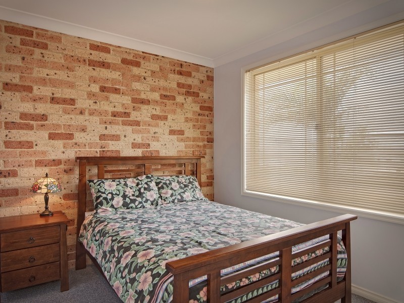 4/2 Yethonga Avenue, Blue Bay NSW 2261