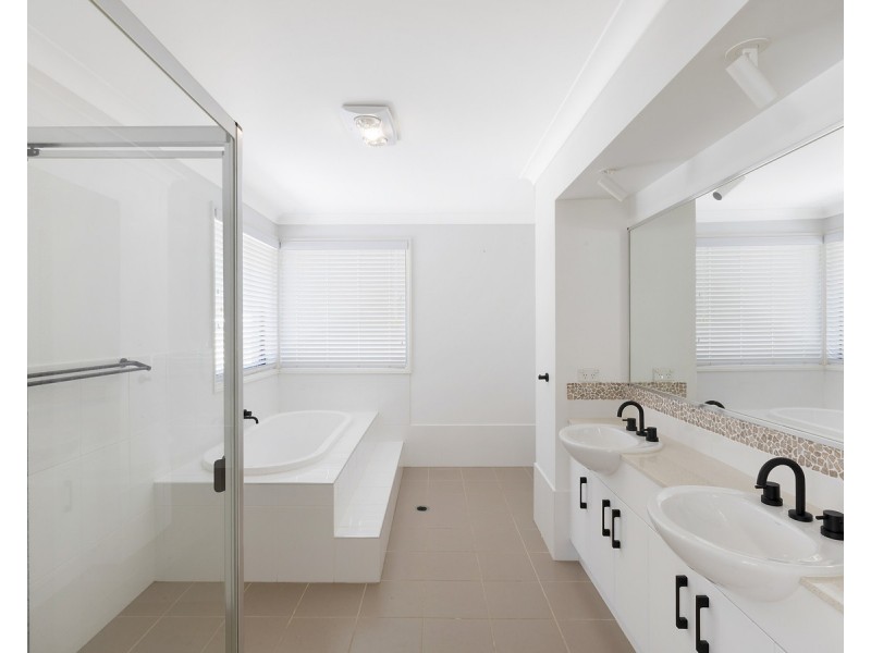 113 Yeramba Road, Summerland Point NSW 2259
