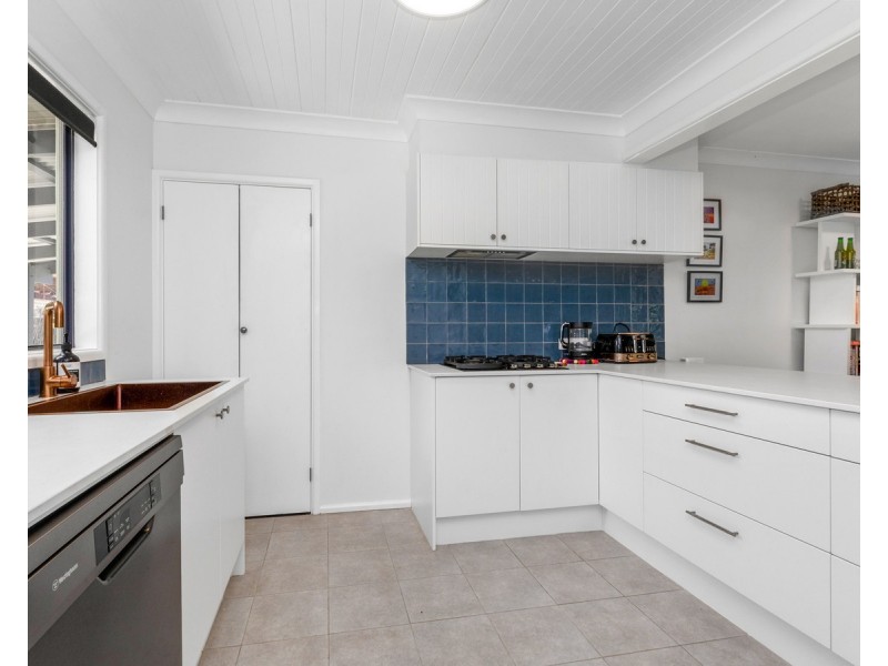 151 Winbin Crescent, Gwandalan NSW 2259