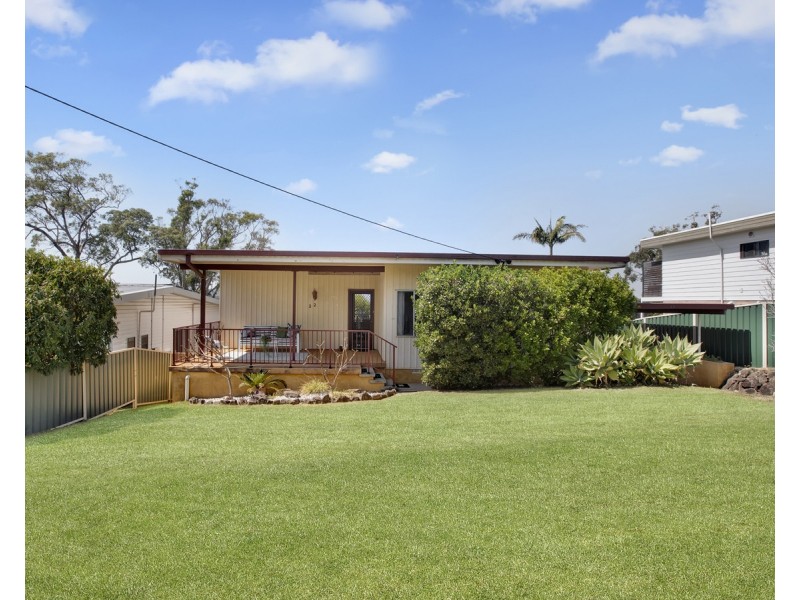 22 Murraba Crescent, Gwandalan NSW 2259