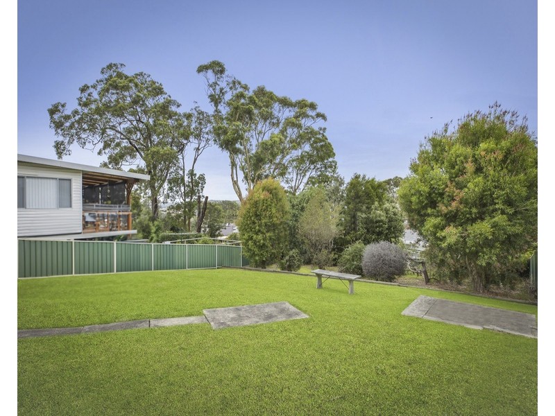 22 Murraba Crescent, Gwandalan NSW 2259