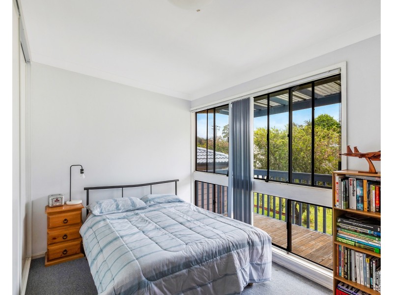 4 St James Avenue, Berkeley Vale NSW 2261