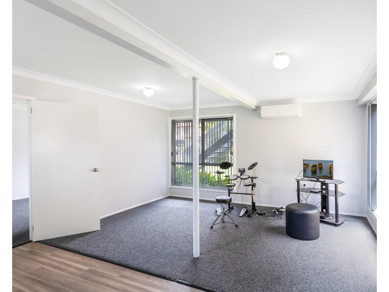 4 St James Avenue, Berkeley Vale NSW 2261