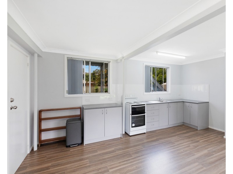 4 St James Avenue, Berkeley Vale NSW 2261