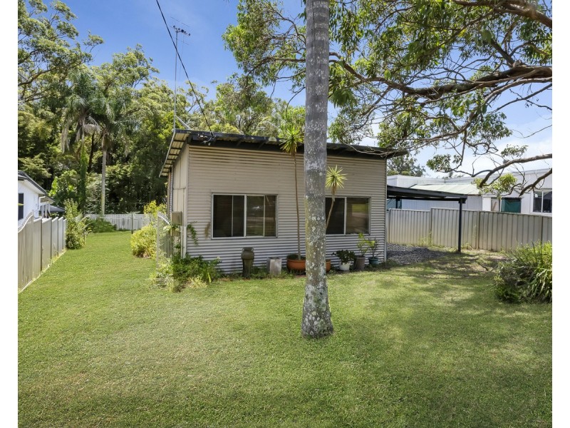 37 Bundilla Parade, Berkeley Vale NSW 2261