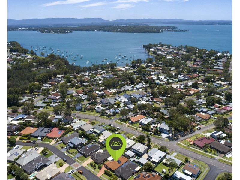 41 Tradewinds Avenue, Summerland Point NSW 2259