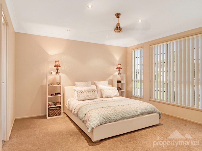 11 Greenhaven Circuit, Woongarrah NSW 2259