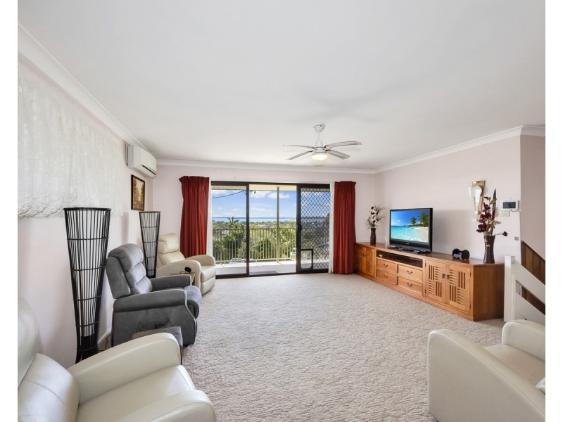 16 Ruby Street, Gorokan NSW 2263