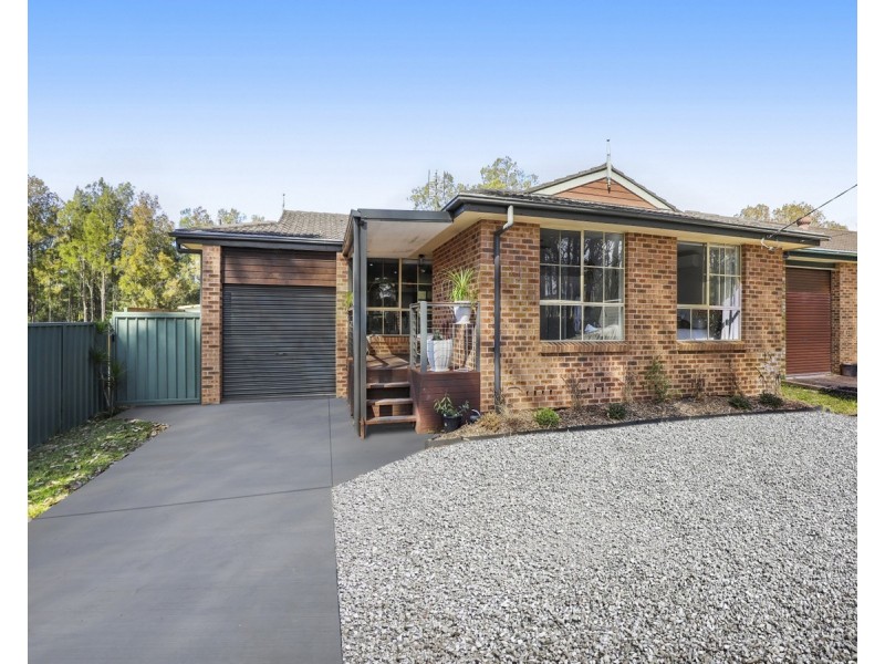 61 Warner Avenue, Tuggerawong NSW 2259