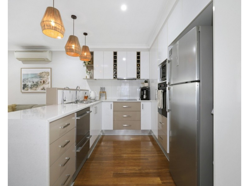 61 Warner Avenue, Tuggerawong NSW 2259