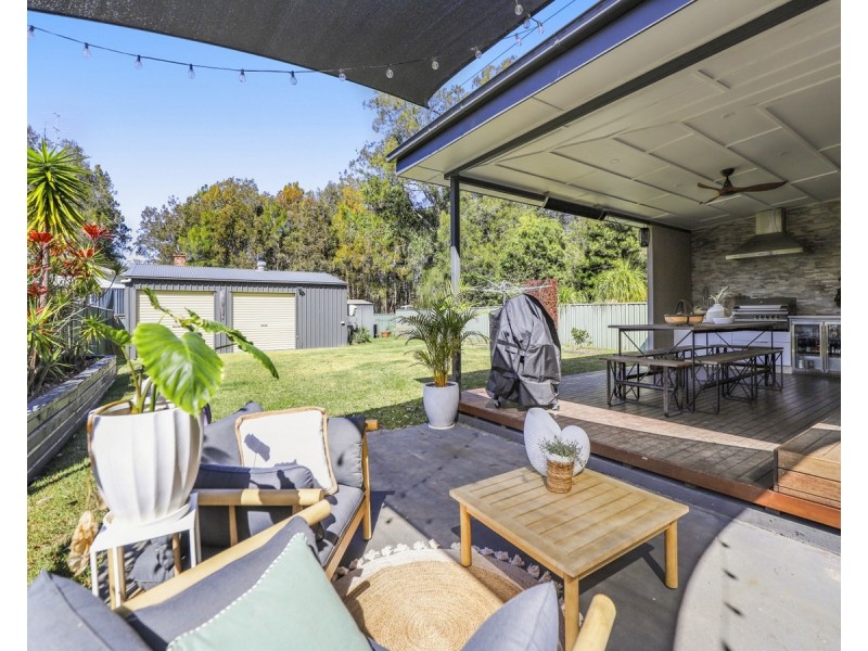 61 Warner Avenue, Tuggerawong NSW 2259