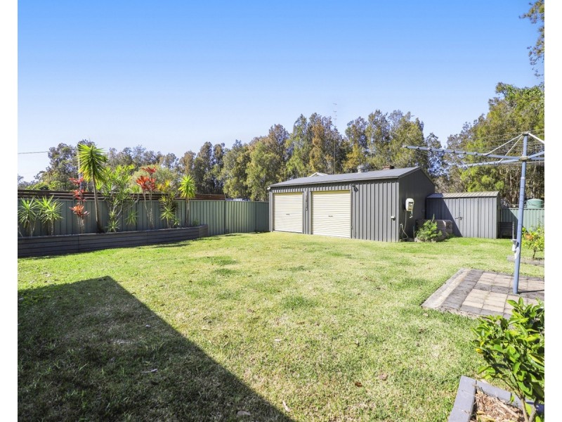 61 Warner Avenue, Tuggerawong NSW 2259