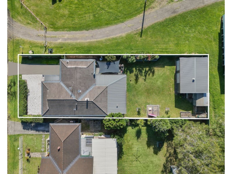 61 Warner Avenue, Tuggerawong NSW 2259