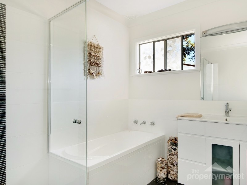 102 Sunrise Avenue, Halekulani NSW 2262