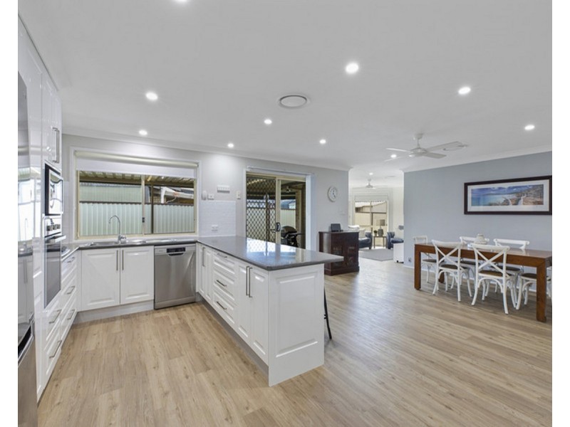 51 Seawind Terrace, Berkeley Vale NSW 2261