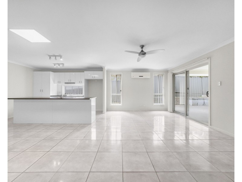 39 Raintree Terrace, Wadalba NSW 2259