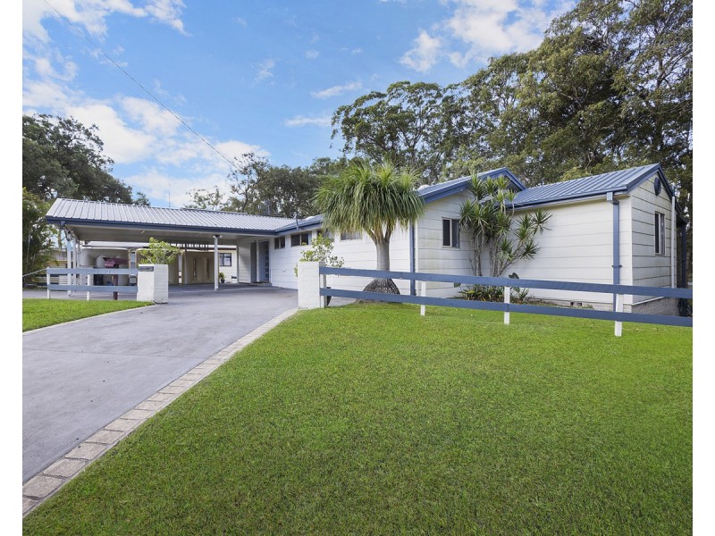 1 Kullaroo Road, Summerland Point NSW 2259