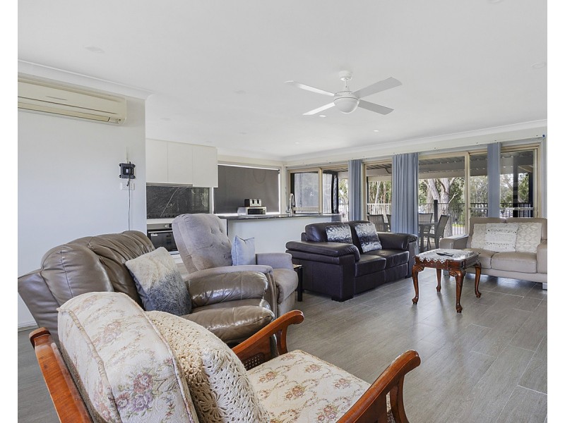 1 Kullaroo Road, Summerland Point NSW 2259