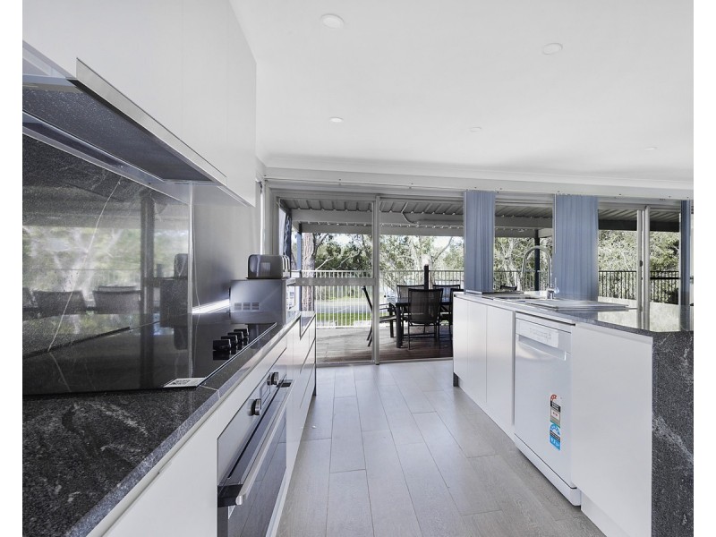 1 Kullaroo Road, Summerland Point NSW 2259