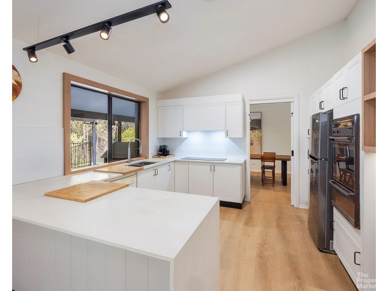 11 Larapinta Drive, Wyee Point NSW 2259