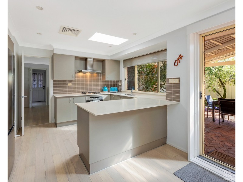 6 Bilgola Place, Glenning Valley NSW 2261