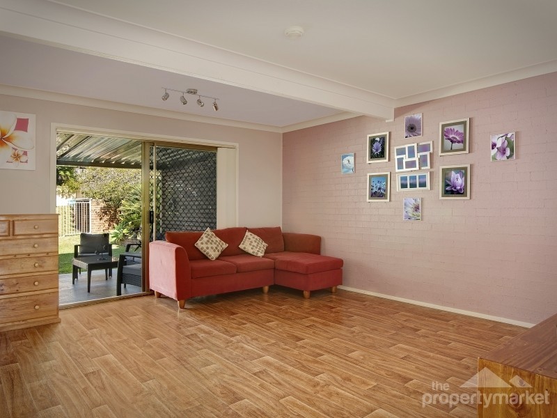 42 Gladys Avenue, Berkeley Vale NSW 2261