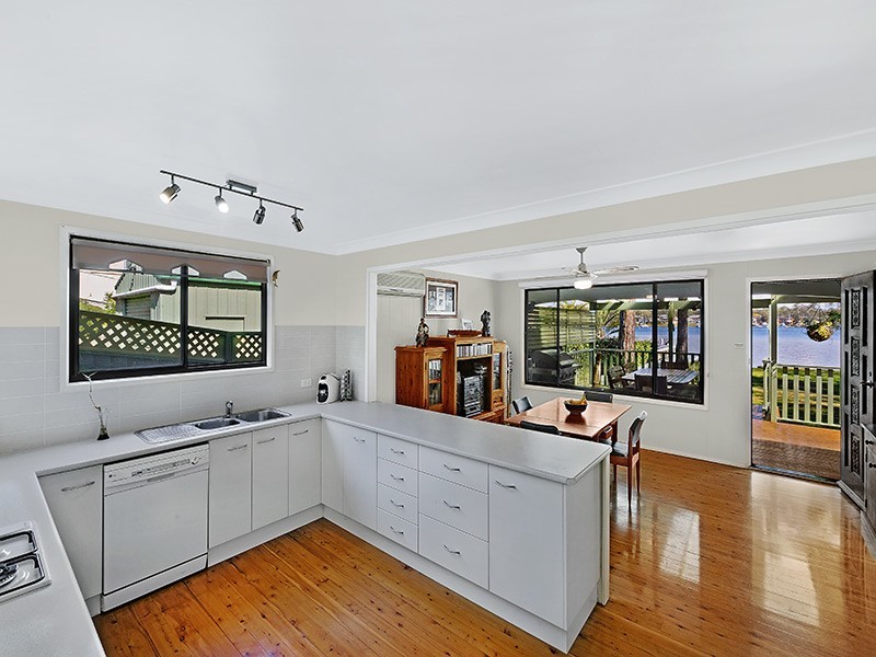 62 Gordon Avenue, Summerland Point NSW 2259