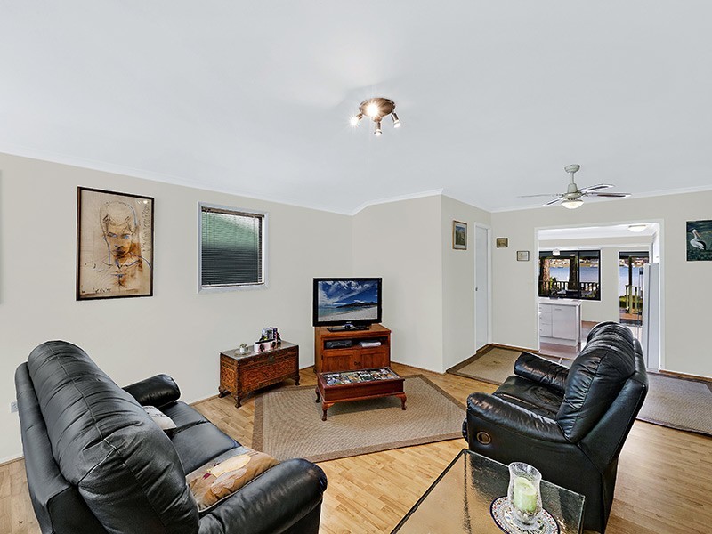 62 Gordon Avenue, Summerland Point NSW 2259